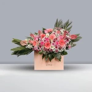 باکس گل دیزاین شده به سبک کژوال ویژه تبریک
