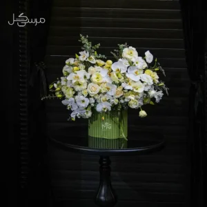 باکس گل مینیمال دیزاین شده با ارکیده و رز هلندی