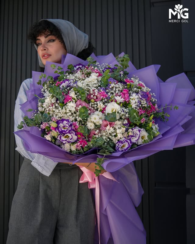 دسته گل رز میکس رنگی مرسی‌گل