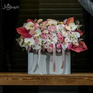 باکس گل رز صورتی با طراحی لاکچری