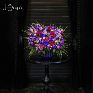 باکس گل مینیمال سرامیکی با تم بنفش و گل های شاداب