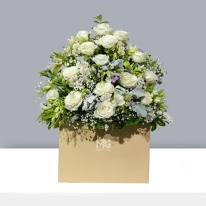 باکس گل تبریک با رنگ بندی گلبه ای BB157