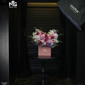 باکس گل مینیمال و جذاب با رنگ بندی شاد BB159-J