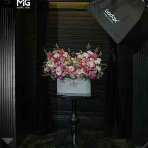 باکس گل جذاب با رنگ بندی دخترونه BB176-J