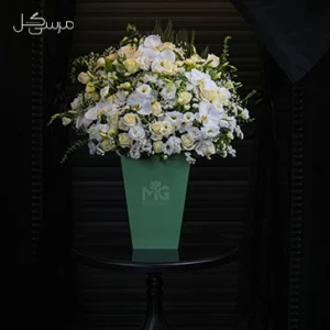 باکس گل لوکس ارکیده و رز هلندی برای بله برون و خواستگاری