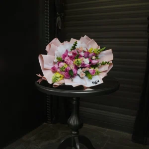 دسته گل مینیمال رز هلندی و میخک